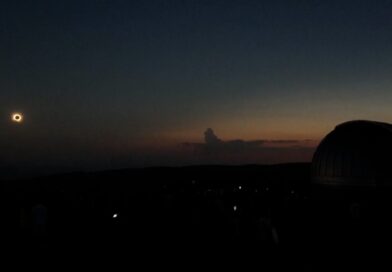 Timelapse video shows total solar eclipse in Spain