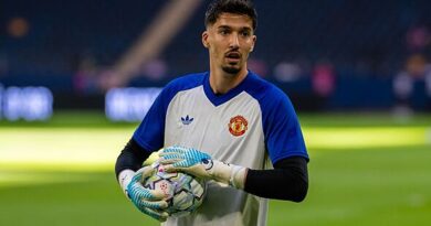 Man Utd star breaks silence as transfer announced that includes clever clause