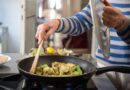 £40 Tefal pan that 'cooks without oil' drops below £25 in flash sale