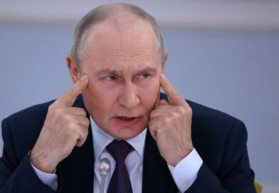 Russia urges Putin to 'destroy Ukraine' as US hit by major missile shortage Russia urges Putin to 'destroy Ukraine' as US hit by major missile shortage