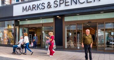 M&S shoppers say satin trousers 'don't crease or cling' and are 'great for travelling' M&S shoppers say satin trousers 'don't crease or cling' and are 'great for travelling'