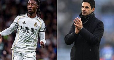 Transfer news LIVE: Camavinga to Man Utd twist, £38m Arsenal bid, Enzo Fernandez deadline