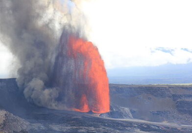 Hawaii chaos as Kilauea Volcano erupts with lava spewing into the sky