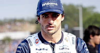Carlos Sainz told to leave Williams amid public doubts over James Vowles project