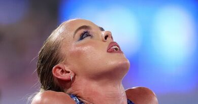 Keely Hodgkinson drops nine-word message after discarding silver medal live on BBC