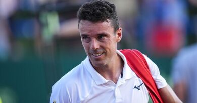 Ex-tennis player makes dramatic career change after reaching Wimbledon semi-finals