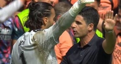 Mikel Arteta in intense exchange with David Raya moments after Arsenal goal vs Man City