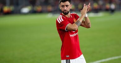 Bruno Fernandes and Man Utd talks take place after big money offer tabled