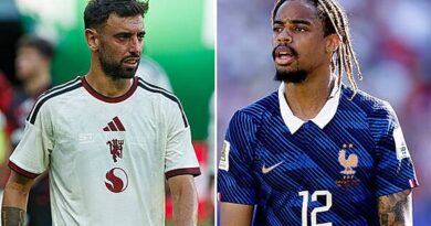 Transfer news LIVE: Man Utd Fernandes bid, Liverpool Mbaye agreement, Barcola latest