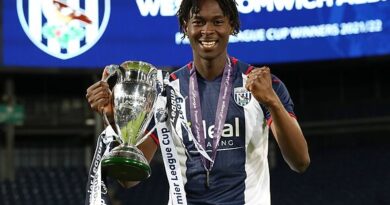 Ex-West Brom footballer dies aged 25 after collapsing 10 minutes into match
