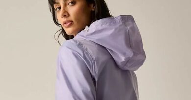 Regatta rain jacket that 'kept me completely dry' during storm now £8 with deal