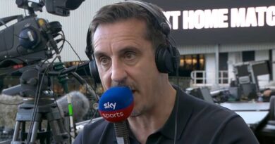Gary Neville scorches Liverpool duo as Andoni Iraola star told to 'sort himself out'