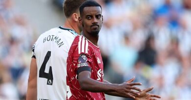 Alexander Isak breaks silence with statement after being targeted in Newcastle v Liverpool