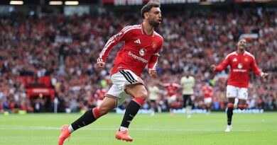 Man Utd player ratings vs Ipswich: Inspired Fernandes gets 10/10 and rescues poor defender