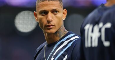 Richarlison releases extraordinary Tottenham transfer statement as Everton move collapses