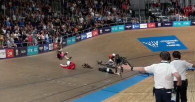 Commonwealth Games cyclists in ‘horrific’ crash as commentator gasps | Other | Sport