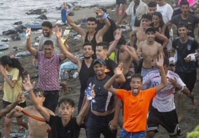 Moroccan migrant who swam to Spain says he ‘wants to go to England’ | World | News Moroccan migrant who swam to Spain says he ‘wants to go to England’ | World | News