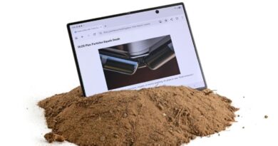 Samsung’s $1,900 Z Fold 8 is still vulnerable to pocket lint