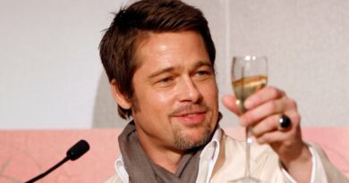Brad Pitt’s ‘restrained’ drinking after sobriety comes with risk, expert warns