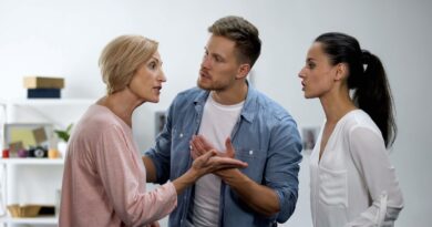 Psychologist reveals 5 key drivers of family estrangement in the US