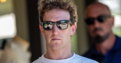 Mark Zuckerberg’s yacht didn’t hear boat’s call for help off Alaska coast, spokesperson says Mark Zuckerberg’s yacht didn’t hear boat’s call for help off Alaska coast, spokesperson says
