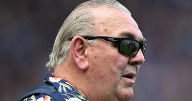 Neville Southall gives health update after worried fans rushed to support Everton icon