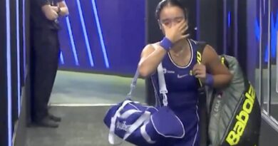 US Open LIVE: Star breaks down crying as Naomi Osaka issues grovelling apology