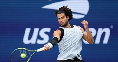 Carlos Alcaraz 'splits from group' led by Aryna Sabalenka and Jannik Sinner in major twist