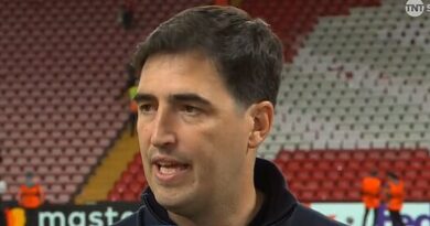 Andoni Iraola gives Bradley Barcola injury update after £123m Liverpool winger limps off