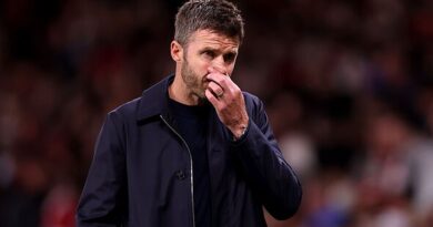 Jamie Carragher holds nothing back on Michael Carrick as Man Utd tipped to replace him