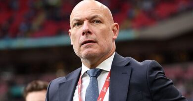 Howard Webb to go public on live TV after Man Utd blunder as Arsenal also furious