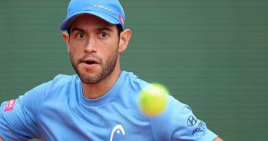 Tennis star stuns tournament and withdraws 20 minutes before first match
