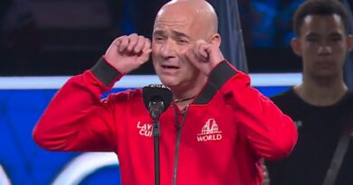 Andre Agassi calls out crying Alexander Zverev immediately after losing Laver Cup
