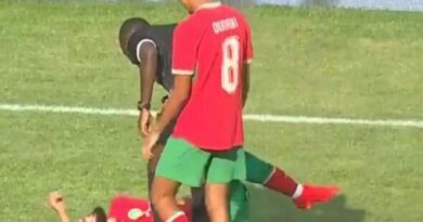 Man Utd suffer disastrous injury blow as star goes down in pain on pitch