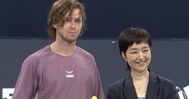 Tennis star receives unusual prize after losing final and his reaction says it all