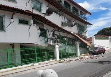 Panama earthquake LIVE: Tsunami warning after huge tremor as buildings crumble