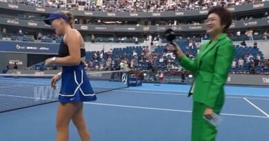 Mirra Andreeva forced to walk away from microphone and apologise after China Open win