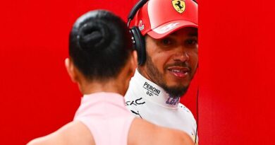 Singapore GP qualifying result: Lewis Hamilton denied pole after frustrating late mistake