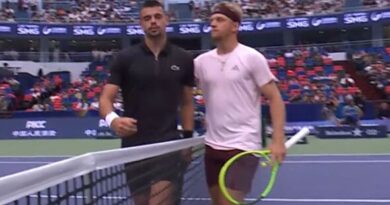 Shanghai Masters quarter-final suddenly ends after 22 minutes as player calls for help