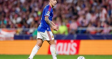 Man Utd stars 'cancel team dinner' as real reason for Lisandro Martinez row emerges