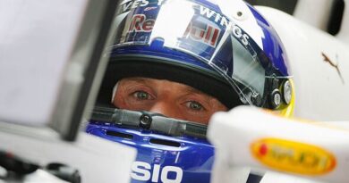 F1 star was sacked in the toilet and immediately stormed to team principal