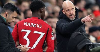 Erik ten Hag laughs at Kobbie Mainoo comments as ex-Man Utd manager responds