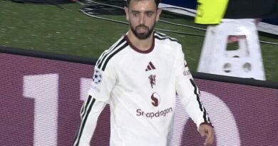What Bruno Fernandes did immediately after getting hooked vs Como speaks volumes