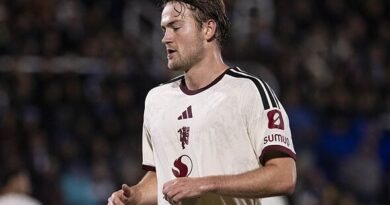 Man Utd legends fume as two players come under fire after embarrassing Como loss