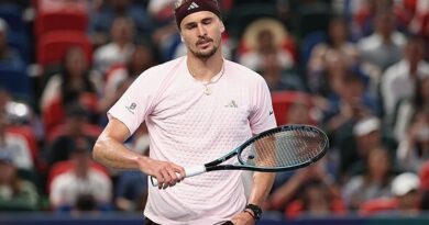 Alexander Zverev brutally told he doesn't deserve world No. 1 as German left waiting