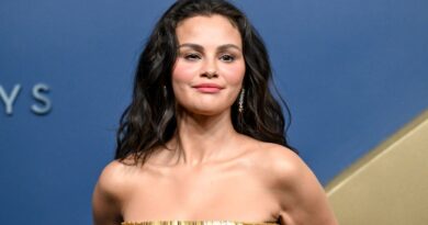 Selena Gomez says vaping damaged her voice and poses health risks