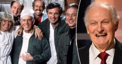 Alan Alda shares his secret for coping with Parkinson’s as daily tasks grow difficult